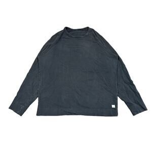 Vuori Raglan Sleeve Crewneck Pullover Sweater 24x27 Minimalist